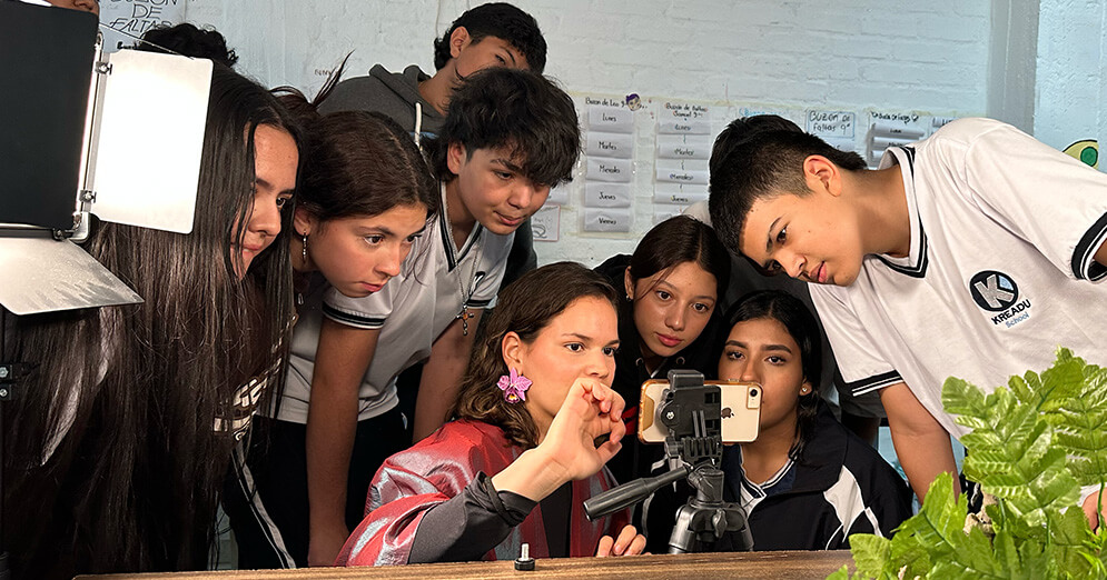 Estudiantes de Kreadu School aprendiendo felices